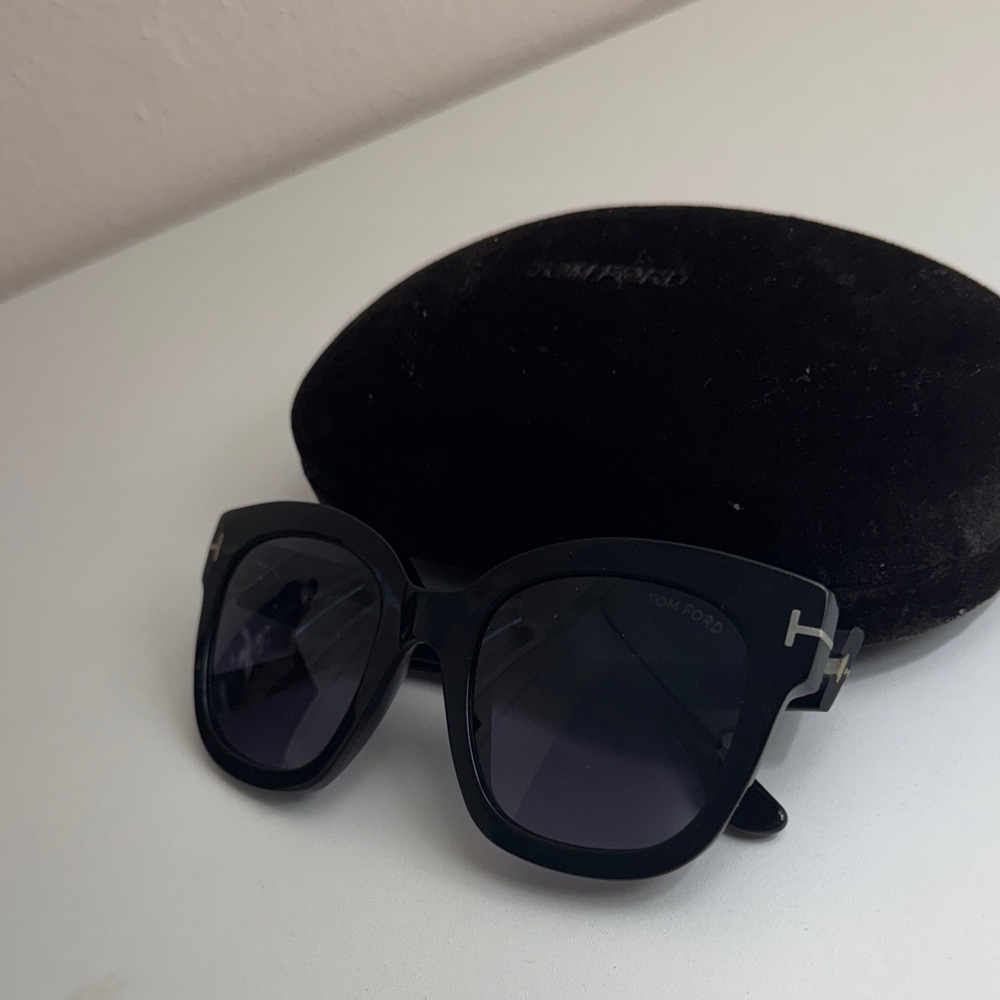 Tom Ford Elegant Black Sunglasses